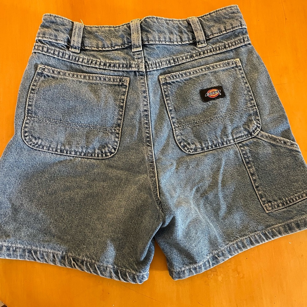 Dickies women’s shorts size 27